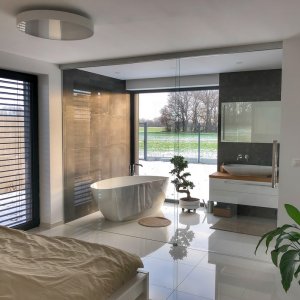 BUNGALOV M