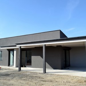 BUNGALOV M