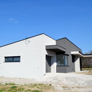 BUNGALOV M
